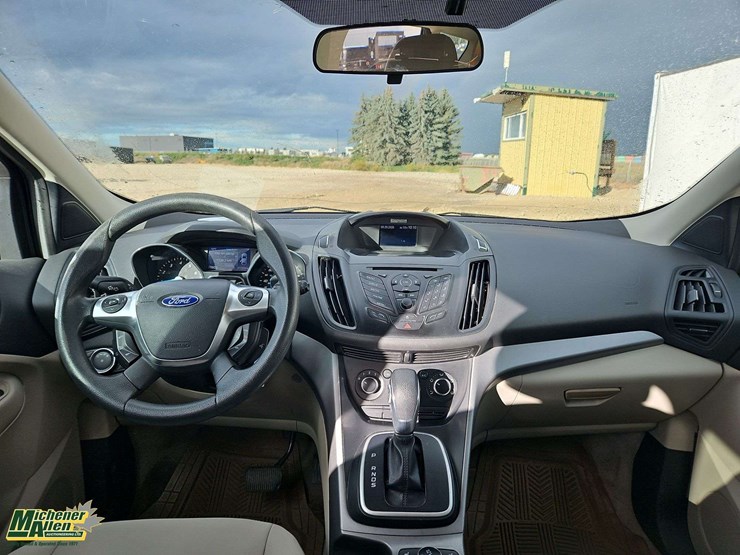2014-ford-escape-se-image-19