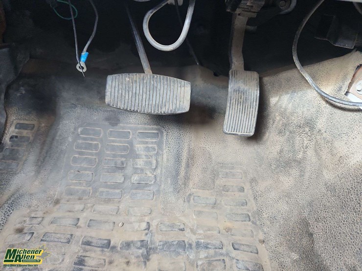 2011-ford-f250-image-24