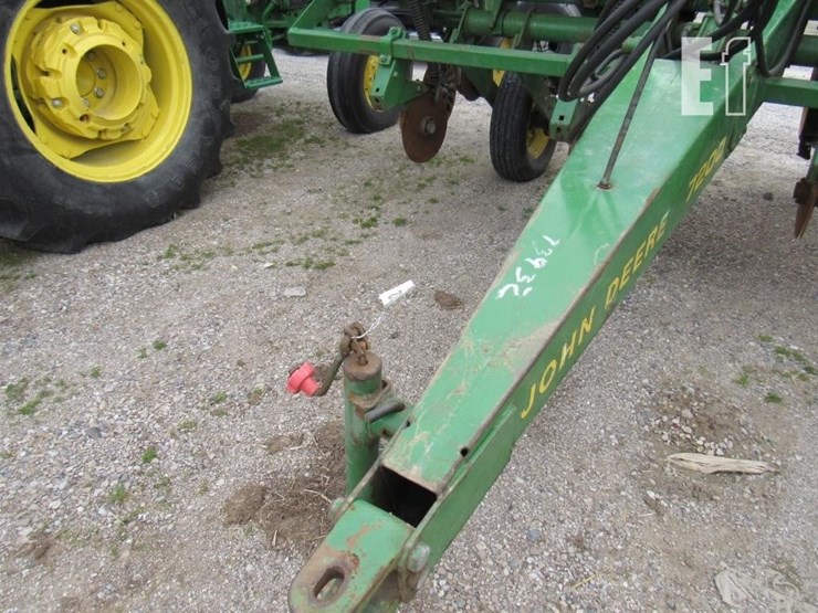 john-deere-7200-image-2