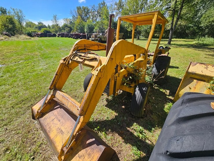#2532-•-massey-ferguson-80b-loader-tractor-image-7