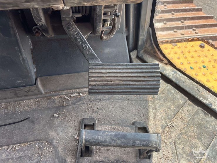 2020-deere-750l-lgp-image-24