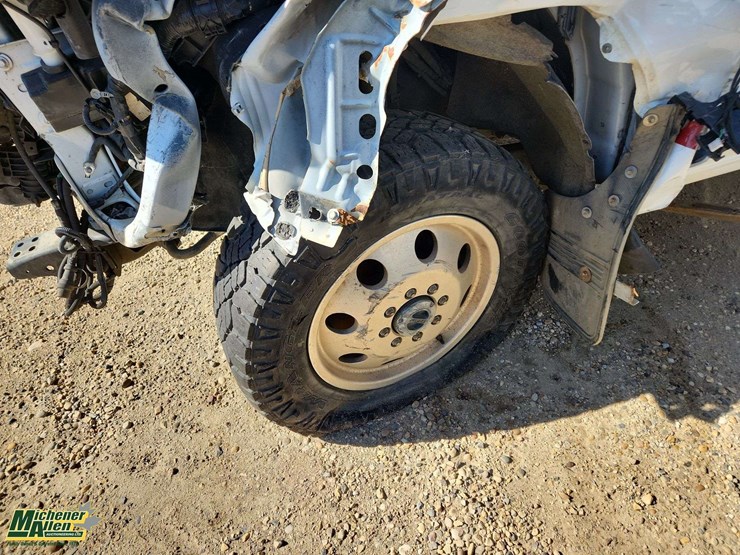 2023-ford-f250-image-29