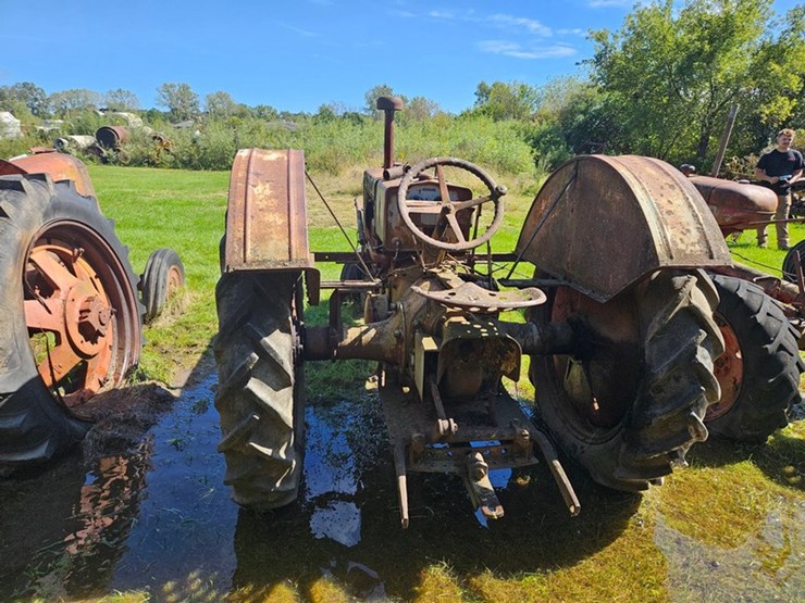 #2526-•-1935-case-cc-tractor-image-4