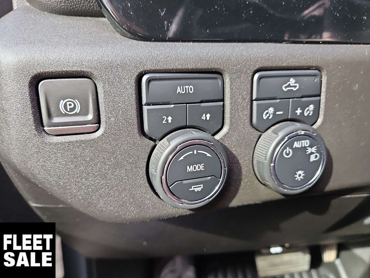 2024-chevrolet-silverado-1500-image-21