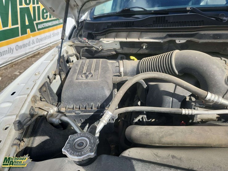 2013-dodge-1500-image-30