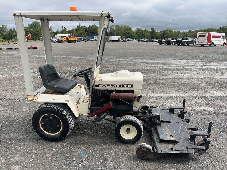 bolens-h-16-tractor-with-mower-deck-and-blower-image-4