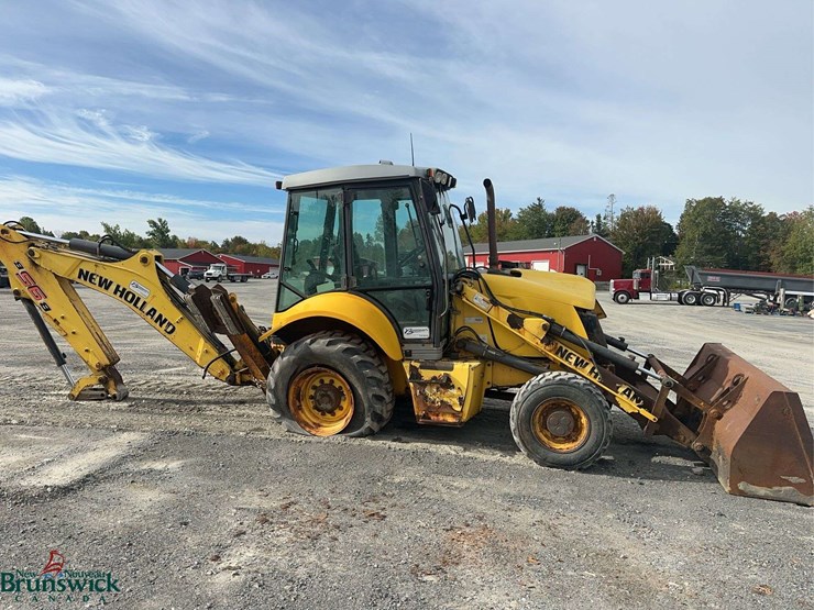new-holland-b95b-image-4
