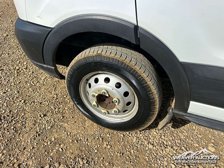 2019-ford-transit-image-43