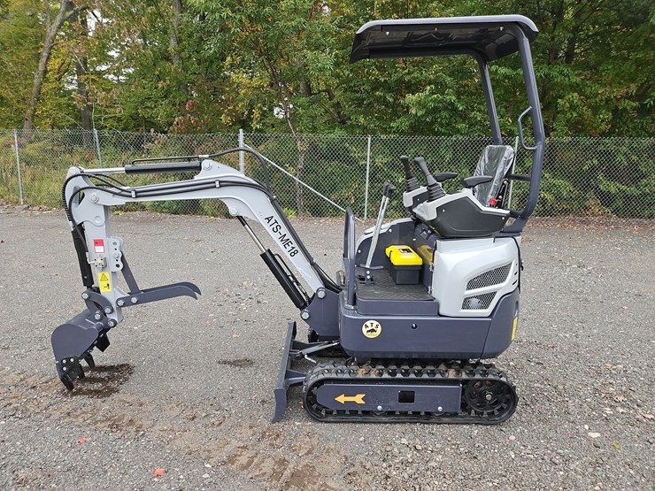 ats-me18-mini-excavator-image-2