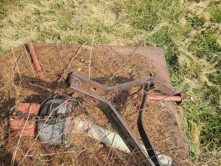 red-rotary-cutter-tractor-implement-with-pto-shaft-image-3