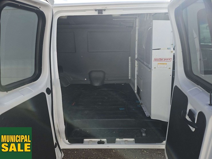 2012-ford-cargo-image-16