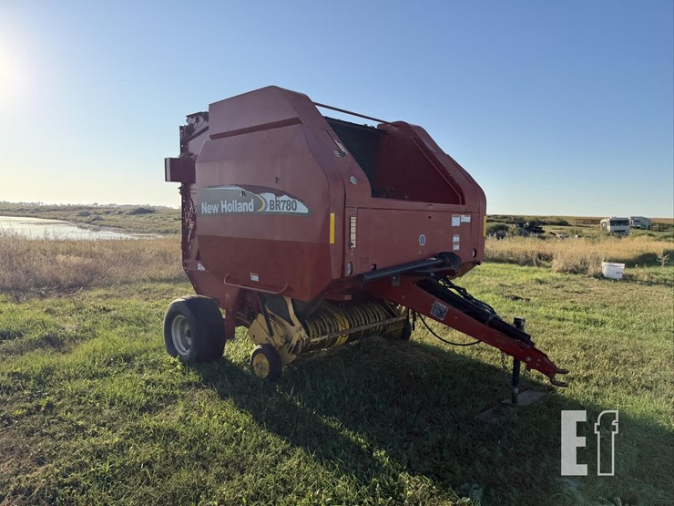 new-holland-br7090-image-4