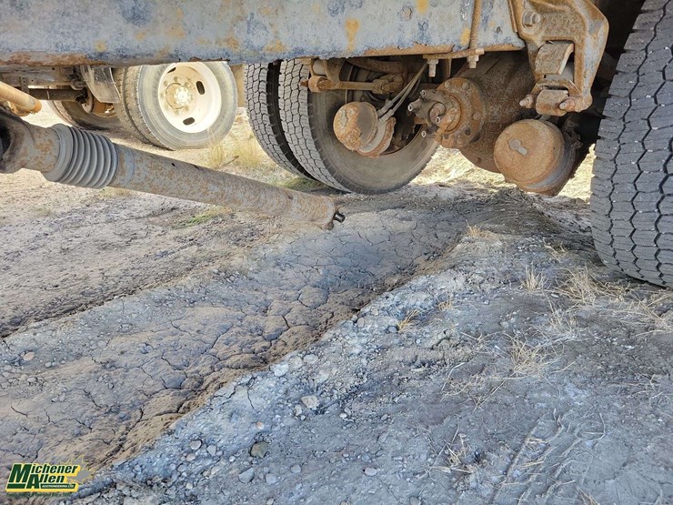 2007-gmc-t8500-image-31