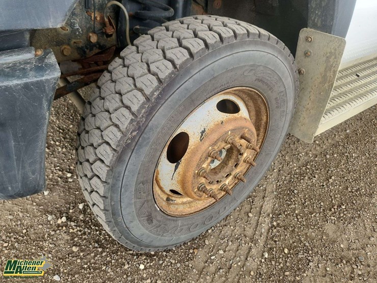 2013-ford-f550-image-11