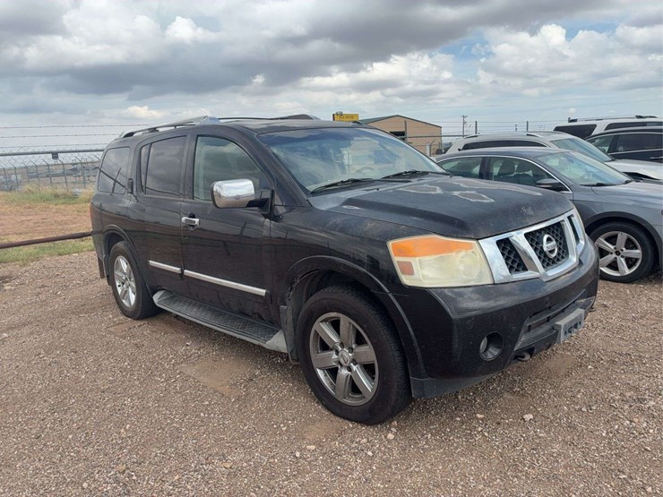 2011-nissan-armada-image-2