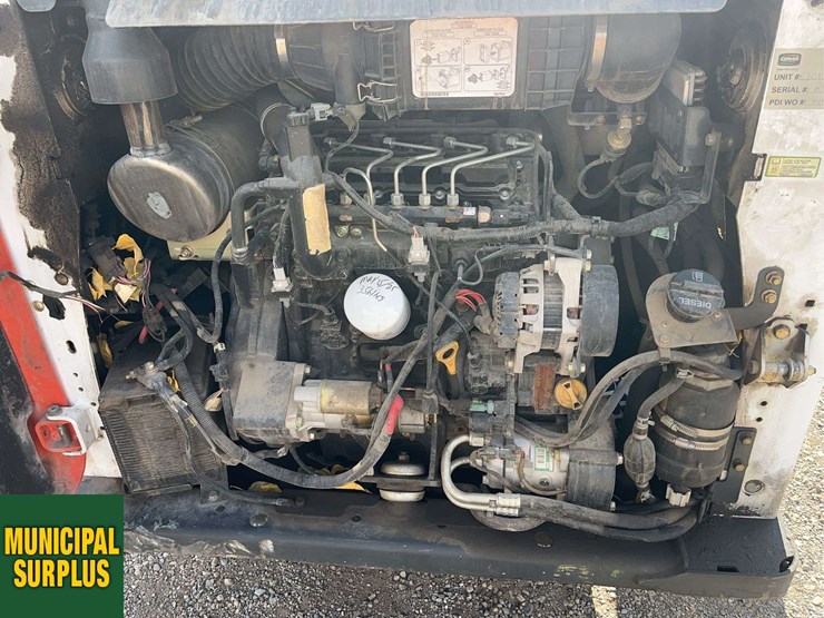 2014-bobcat-s650-image-21
