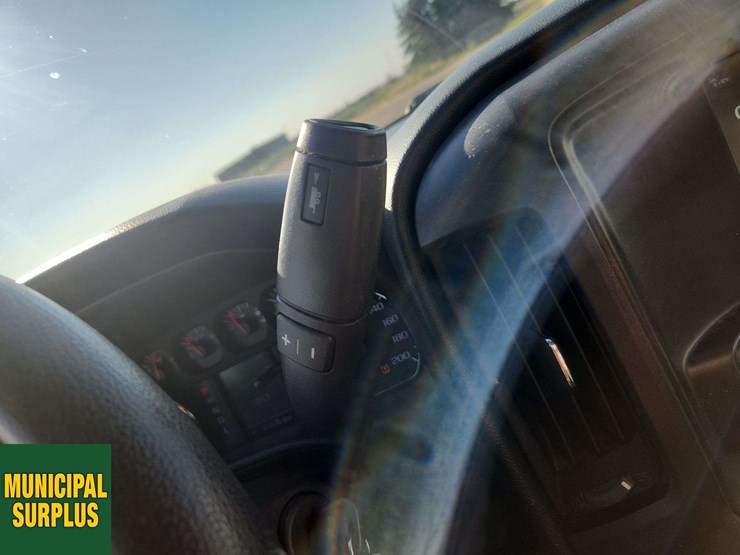 2017-chevrolet-silverado-1500-image-24