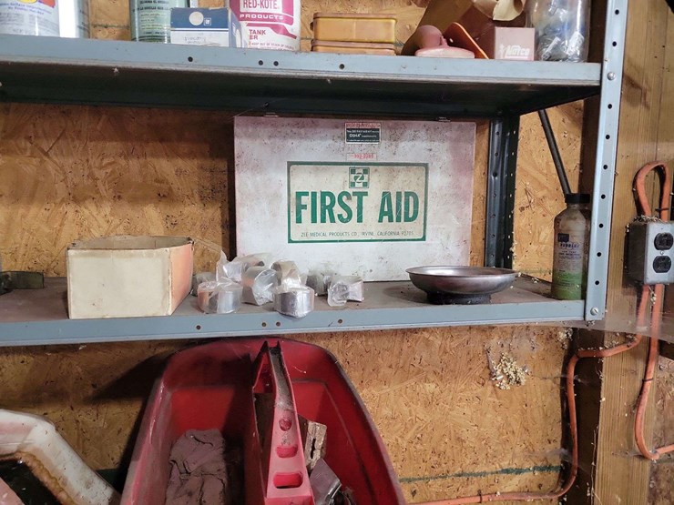 shop-shelving-unit-contents-lot-including-hardware-sprayers-and-automotive-supplies-image-2