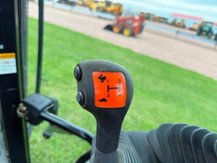 new-holland-ts110a-image-49