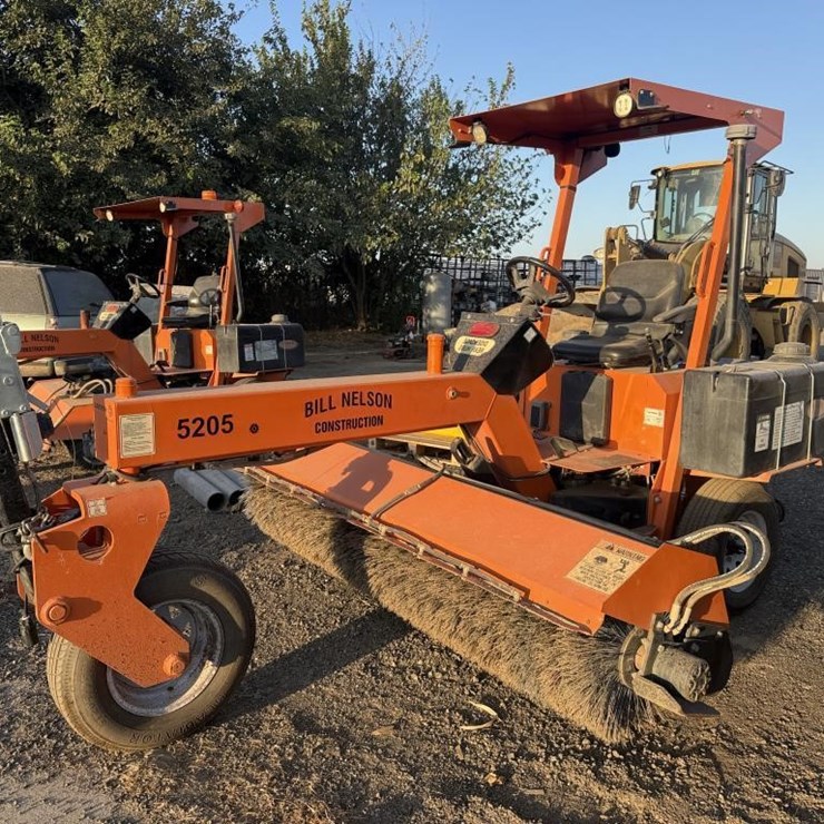 Lay-Mor SM-300 3 Wheel Broom