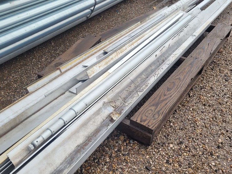(6)-25'-lengths-of-2"x3"-aluminum-angle-iron-image-4