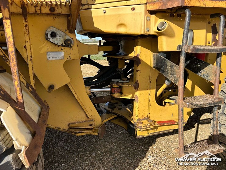 caterpillar-938f-image-49