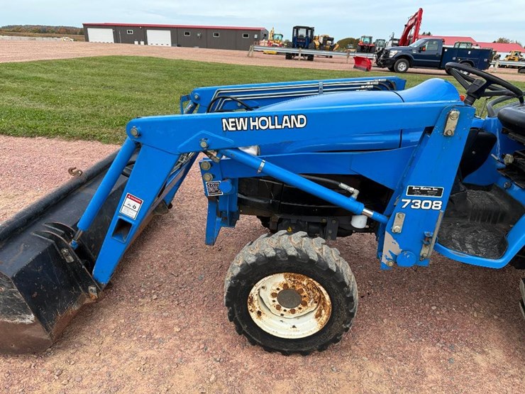 new-holland-tc25d-image-12