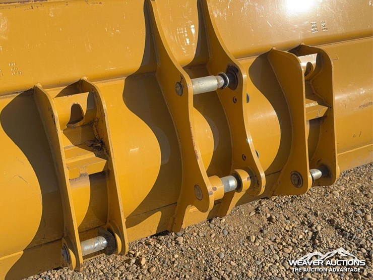 caterpillar-15-image-5