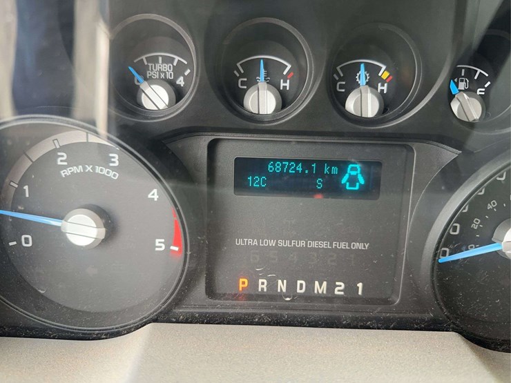 2015-ford-f550-xl-image-25