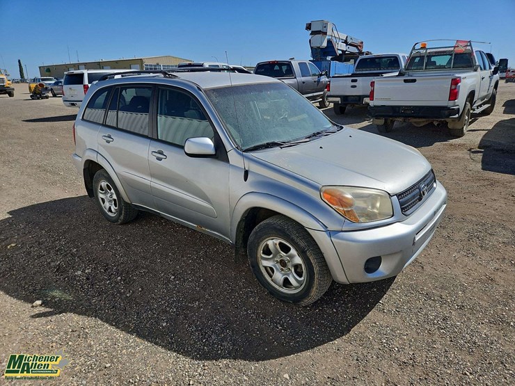 2004-toyota-rav4-image-2