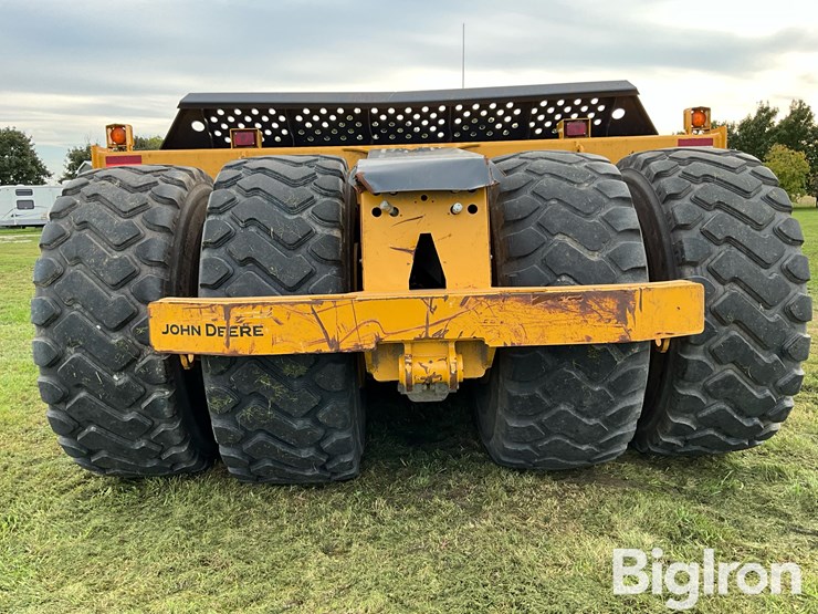 2021-deere-2412e-image-6