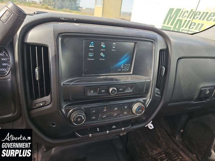 2018-chevrolet-silverado-1500-image-21