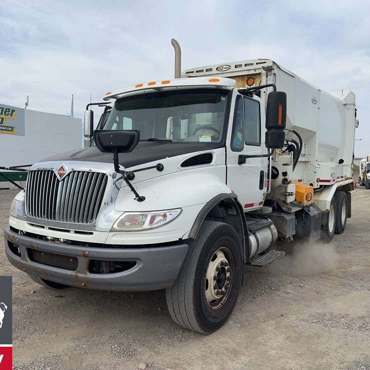 2018 INTERNATIONAL WORKSTAR 7400