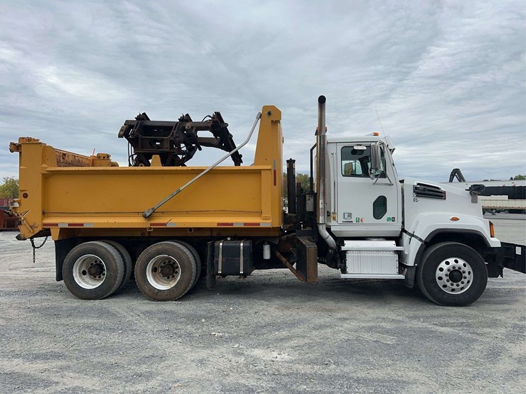 2016-western-star-4700sf-image-4