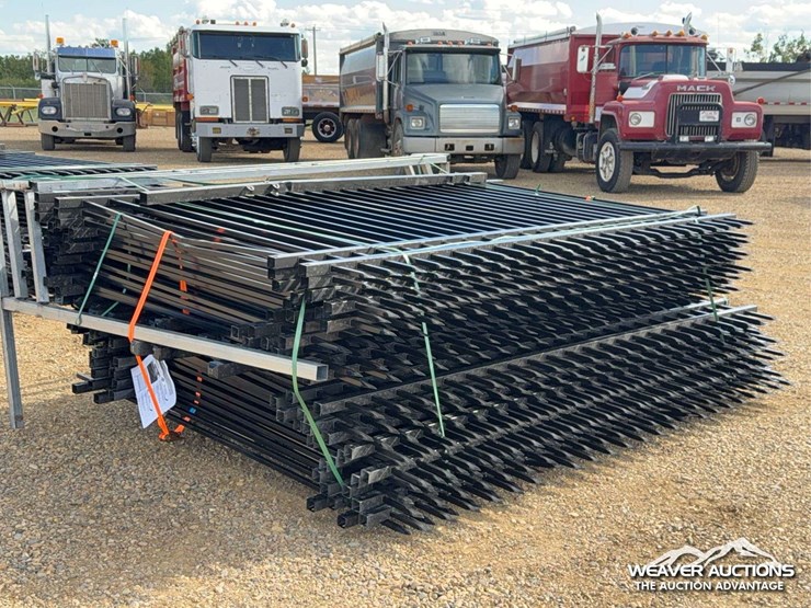 qty-of-(24)-10-ft.-galvanized-steel-fence-image-2