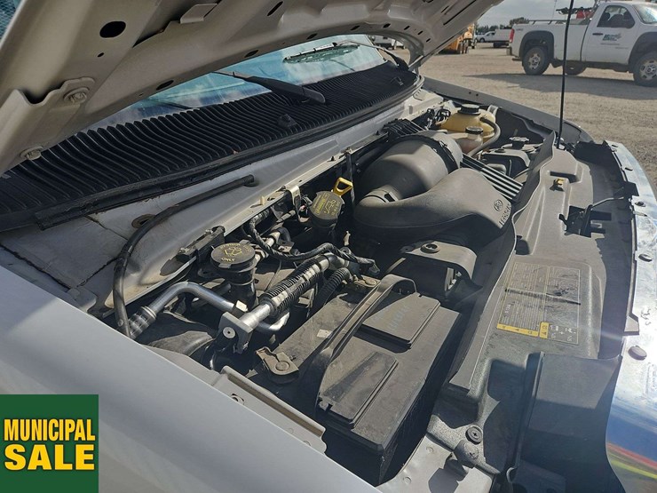 2012-ford-cargo-image-25