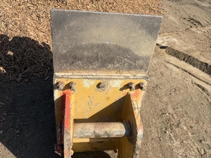 cat-excavator-compaction-wheel-image-3