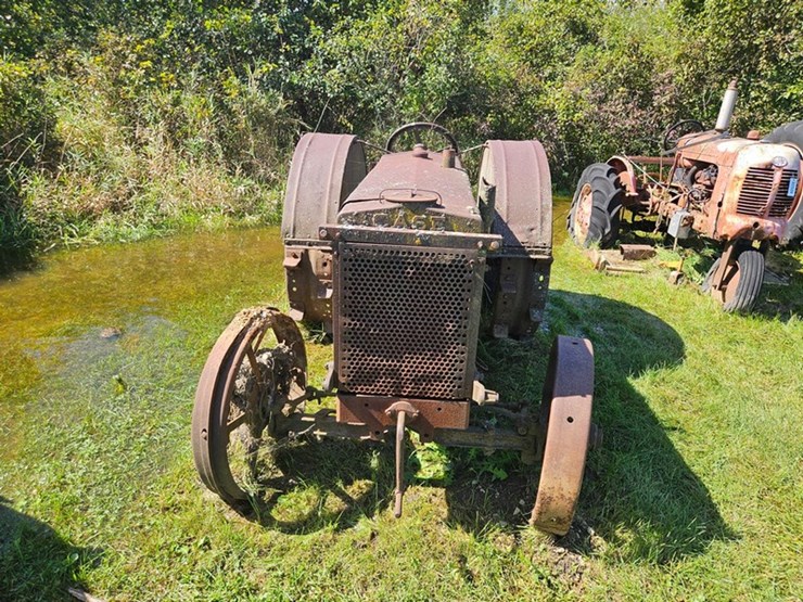 #2530-•-1939-case-c-tractor-image-9