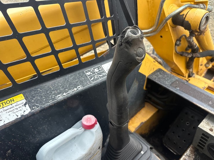 deere-240-image-29