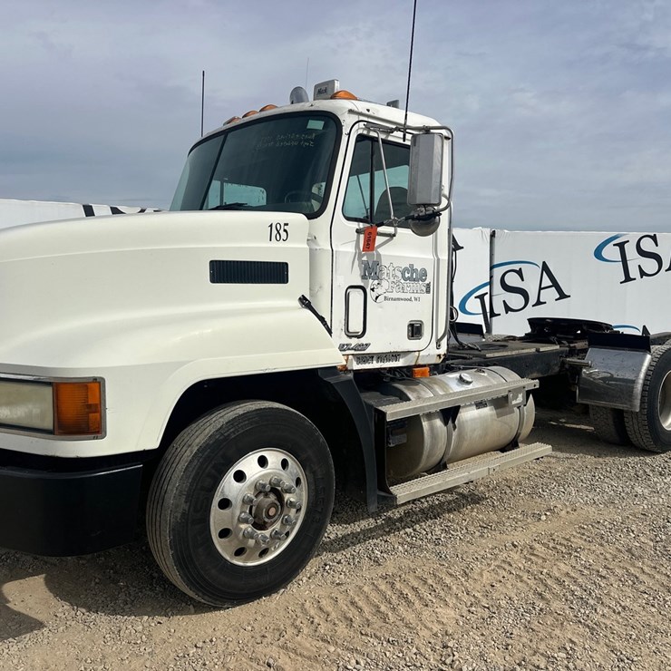 2000 MACK CH613