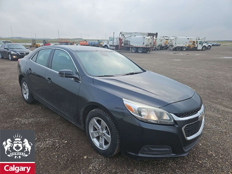 2015-chevrolet-malibu-ls-4dr-sedan-image-2