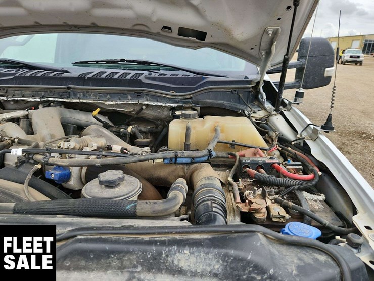 2021-ford-f550-image-27