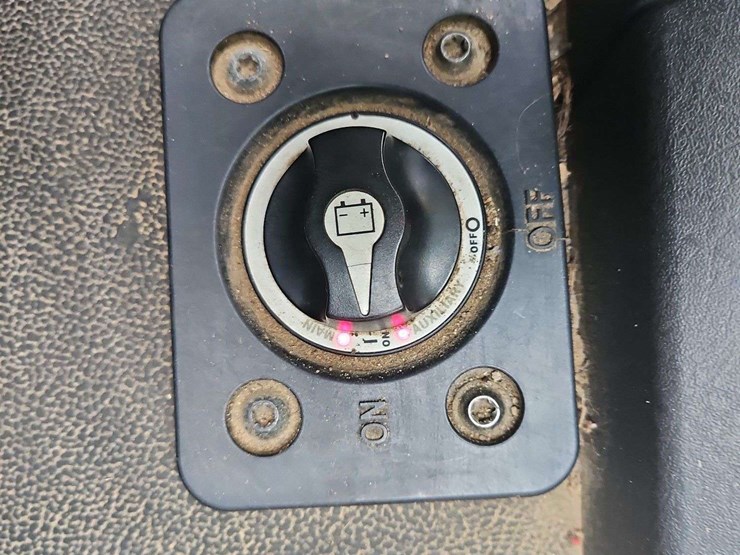 2019-freightliner-m2-106-image-20