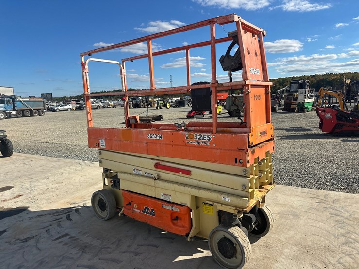 2016-jlg-2032es-image-7