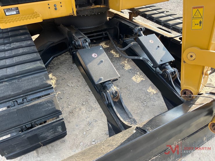caterpillar-310-image-13