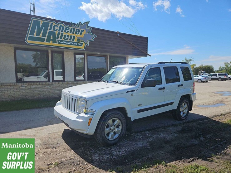 2012-jeep-liberty-image-1