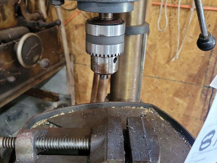 craftsman-17-inch-floor-standing-drill-press-with-1.5-hp-motor-and-visise-image-2