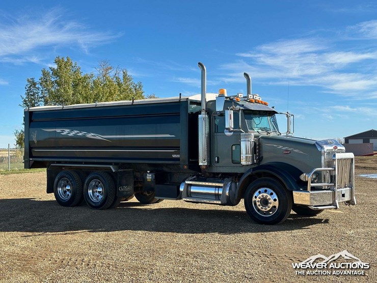 peterbilt-378-image-2