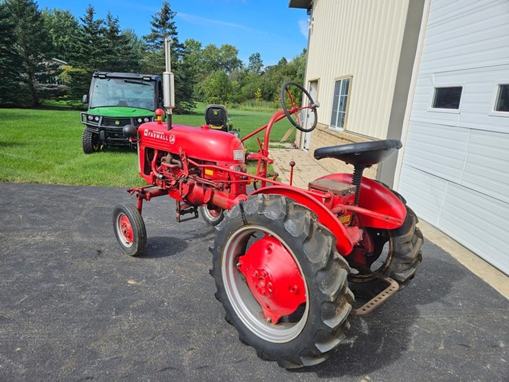 #2508-•-farmall-cub-tractor-image-3