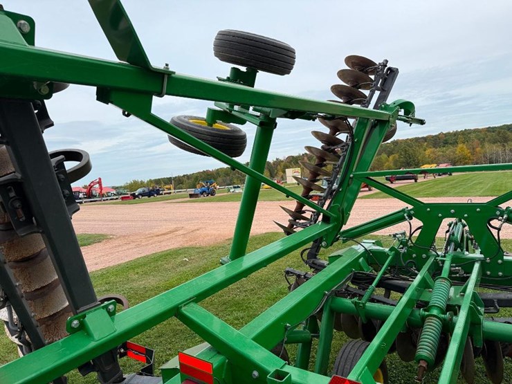 john-deere-2623-image-48